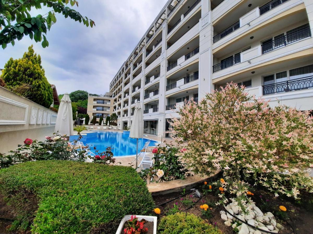 Private Apartments By The Sea With A Large Terrace In Apart Hotel! 帕莫瑞 外观 照片
