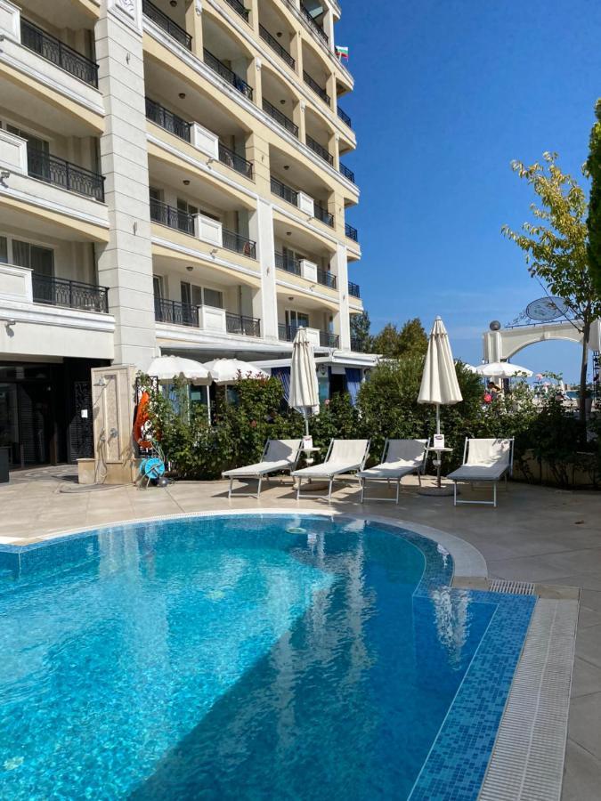 Private Apartments By The Sea With A Large Terrace In Apart Hotel! 帕莫瑞 外观 照片