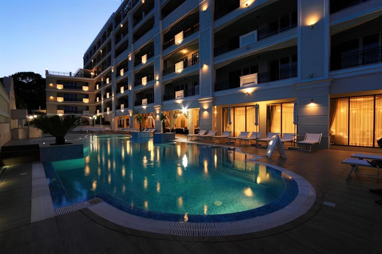Private Apartments By The Sea With A Large Terrace In Apart Hotel! 帕莫瑞 外观 照片