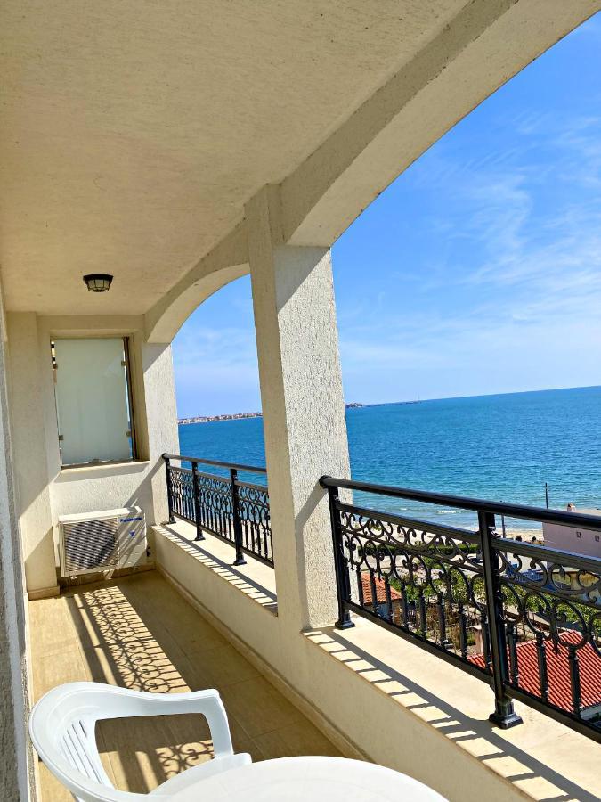 Private Apartments By The Sea With A Large Terrace In Apart Hotel! 帕莫瑞 外观 照片