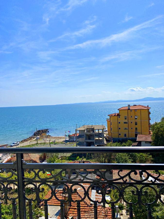 Private Apartments By The Sea With A Large Terrace In Apart Hotel! 帕莫瑞 外观 照片