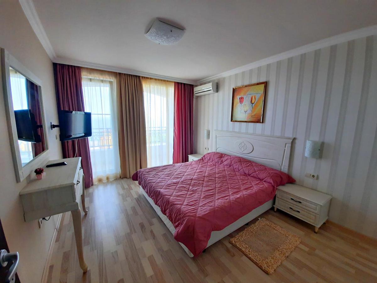 Private Apartments By The Sea With A Large Terrace In Apart Hotel! 帕莫瑞 外观 照片