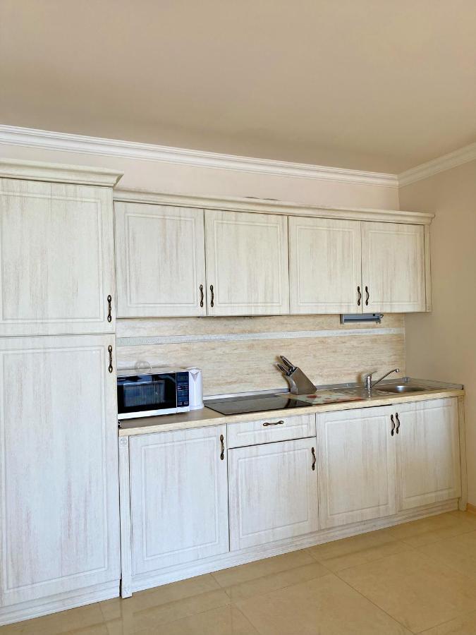 Private Apartments By The Sea With A Large Terrace In Apart Hotel! 帕莫瑞 外观 照片