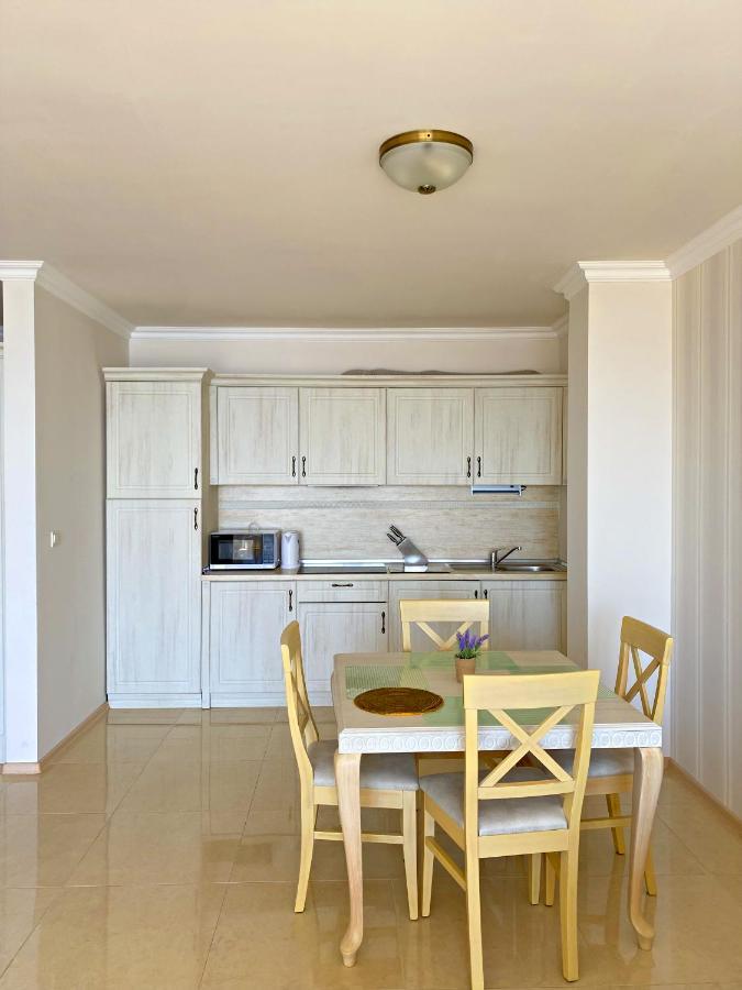 Private Apartments By The Sea With A Large Terrace In Apart Hotel! 帕莫瑞 外观 照片