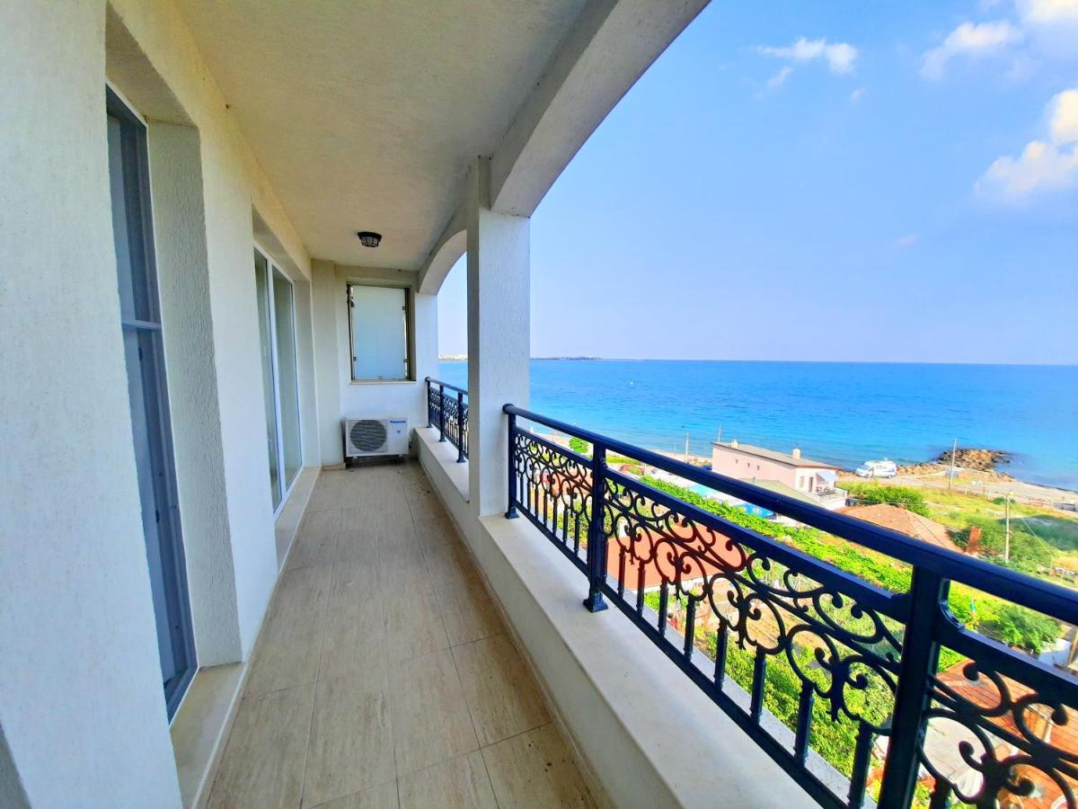 Private Apartments By The Sea With A Large Terrace In Apart Hotel! 帕莫瑞 外观 照片